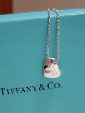 Tiffany & Co. Full Heart Pendant Necklace/ Elsa Peretti